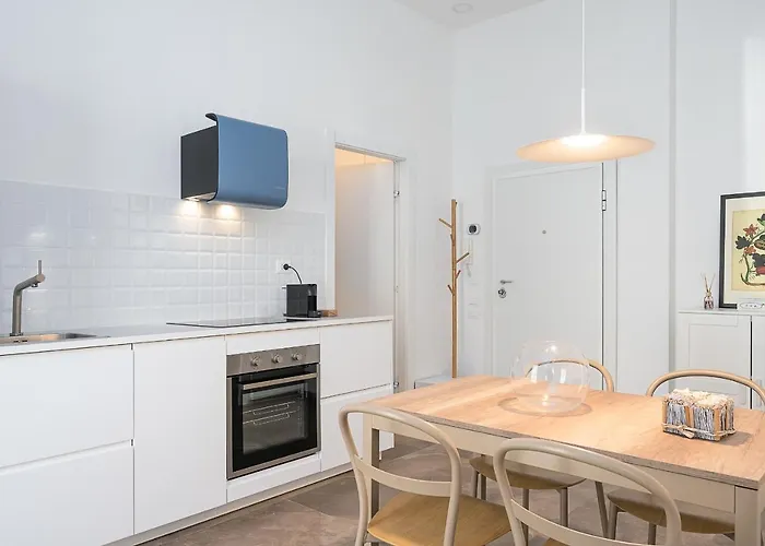 Modern In Navigli-near Darsena & Bocconi Apartment *